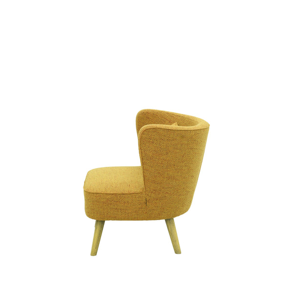 Relaxsessel aus Stoff mit Holzbeinen | INA-Modell